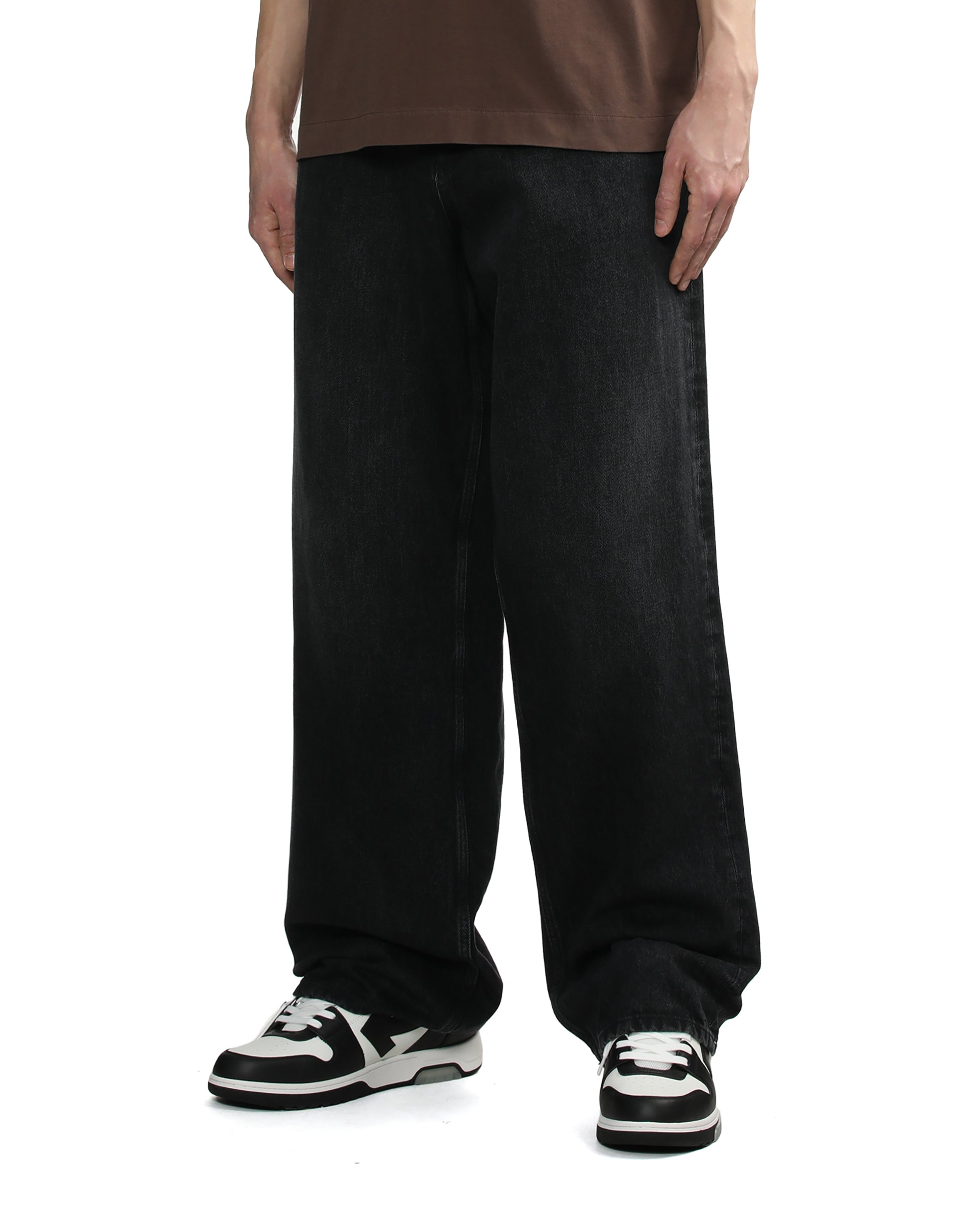 Loose jeans