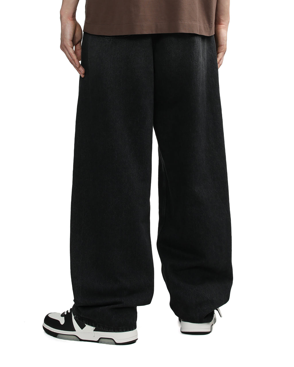 Loose jeans