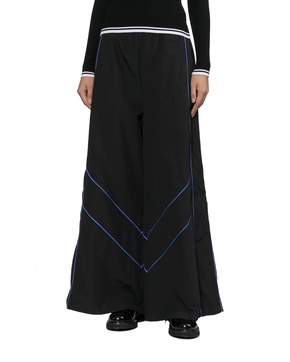 Wide-leg pants