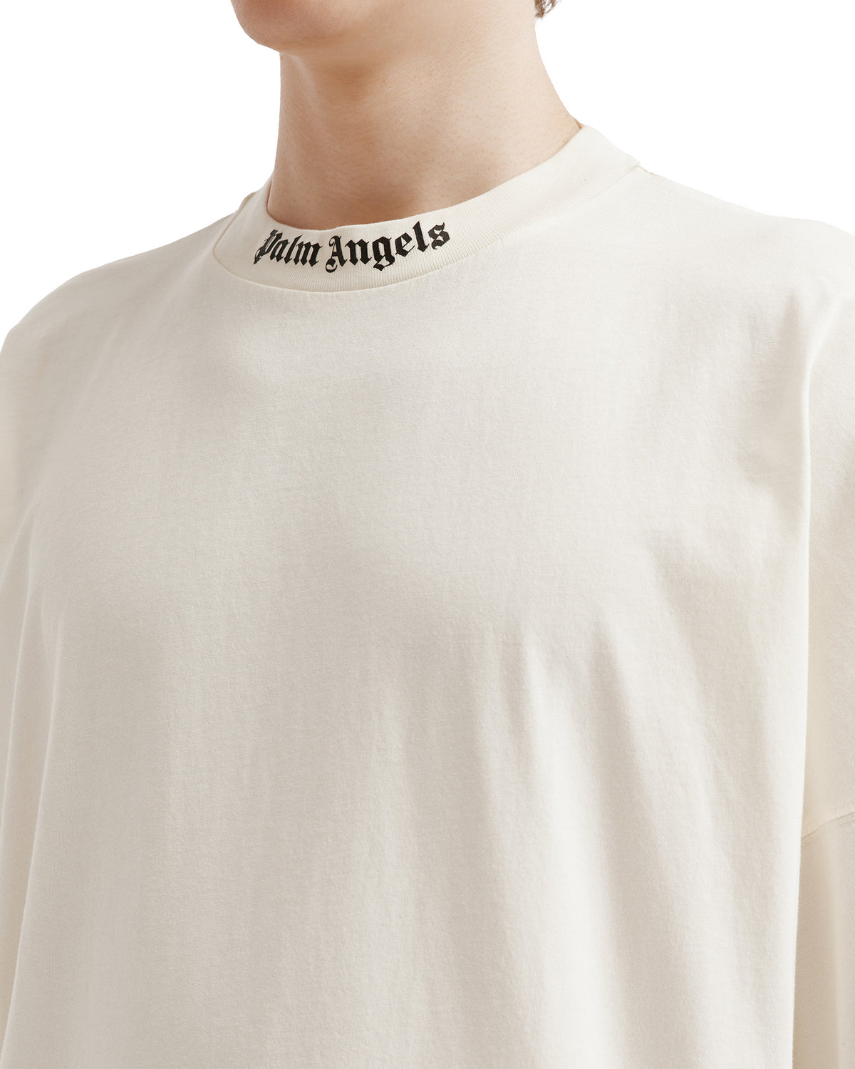 Neck logo tee