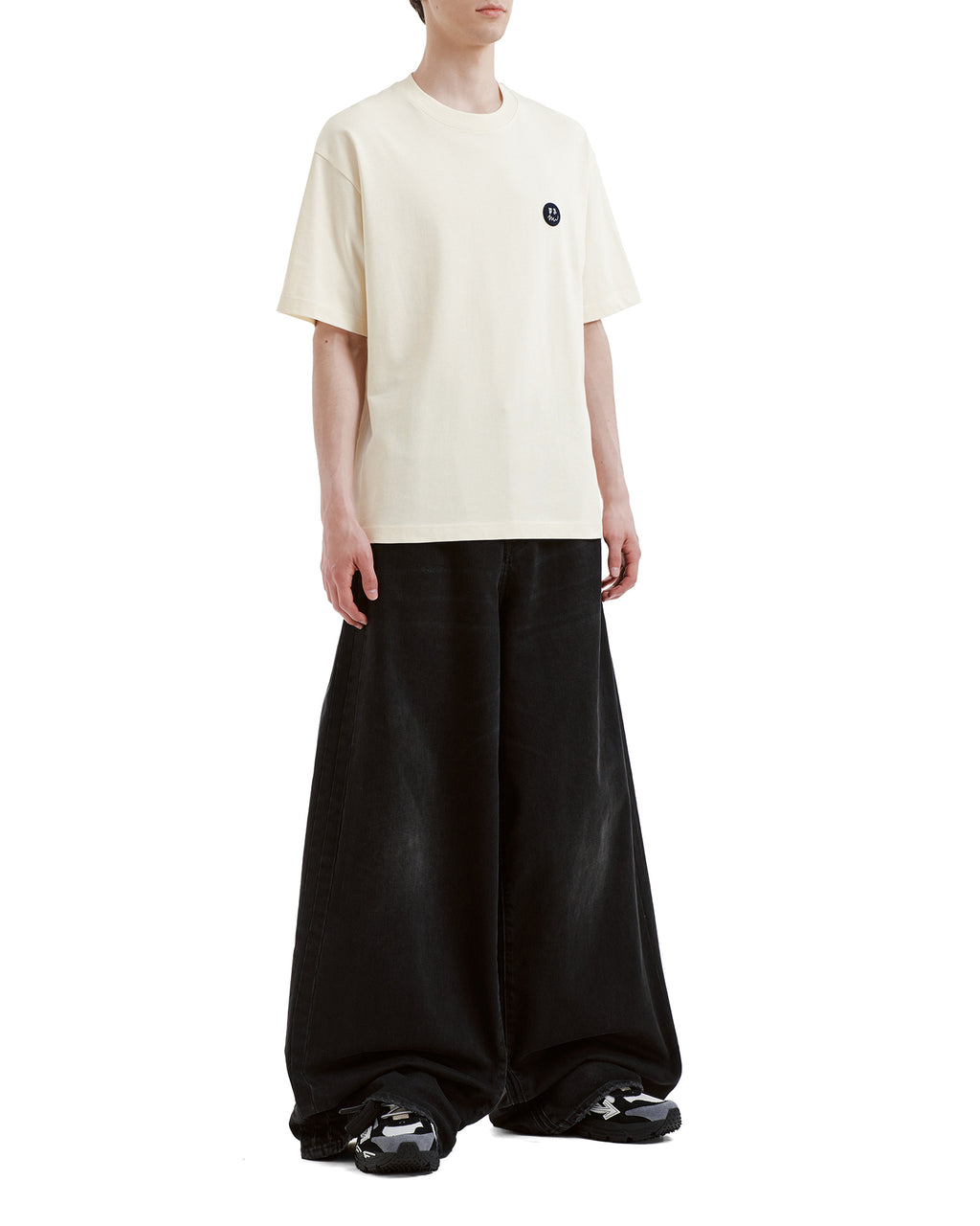 Smile face patch tee