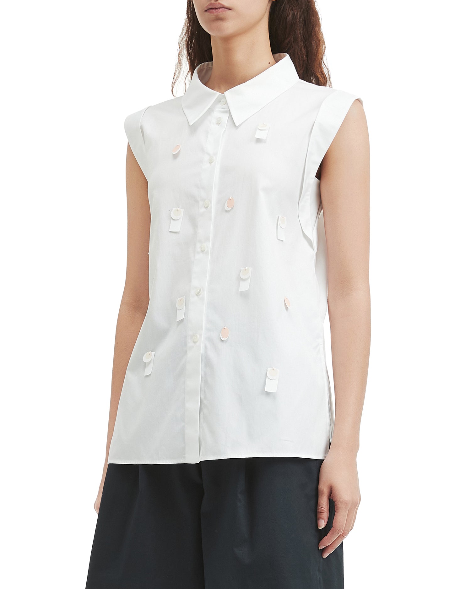 Sleeveless shirt