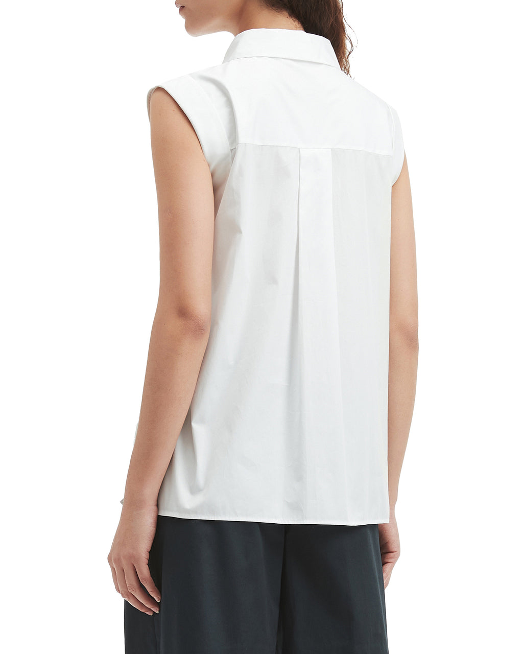 Sleeveless shirt