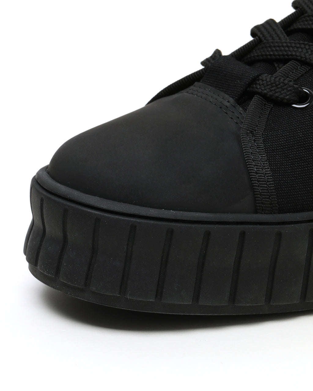 Divid mid sneakers