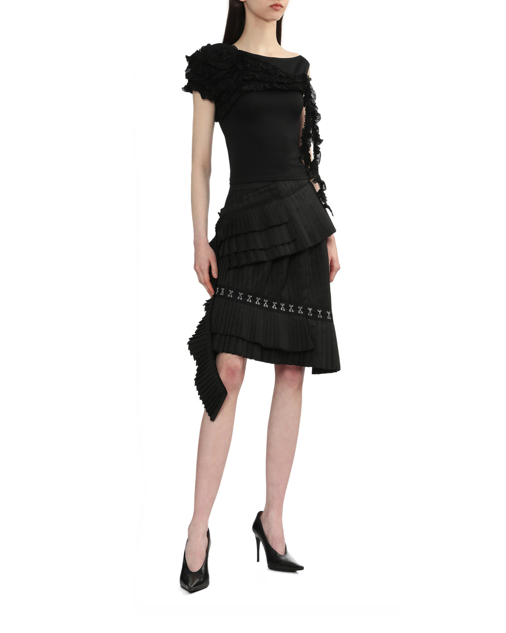 Asymmetric pleated skirt
