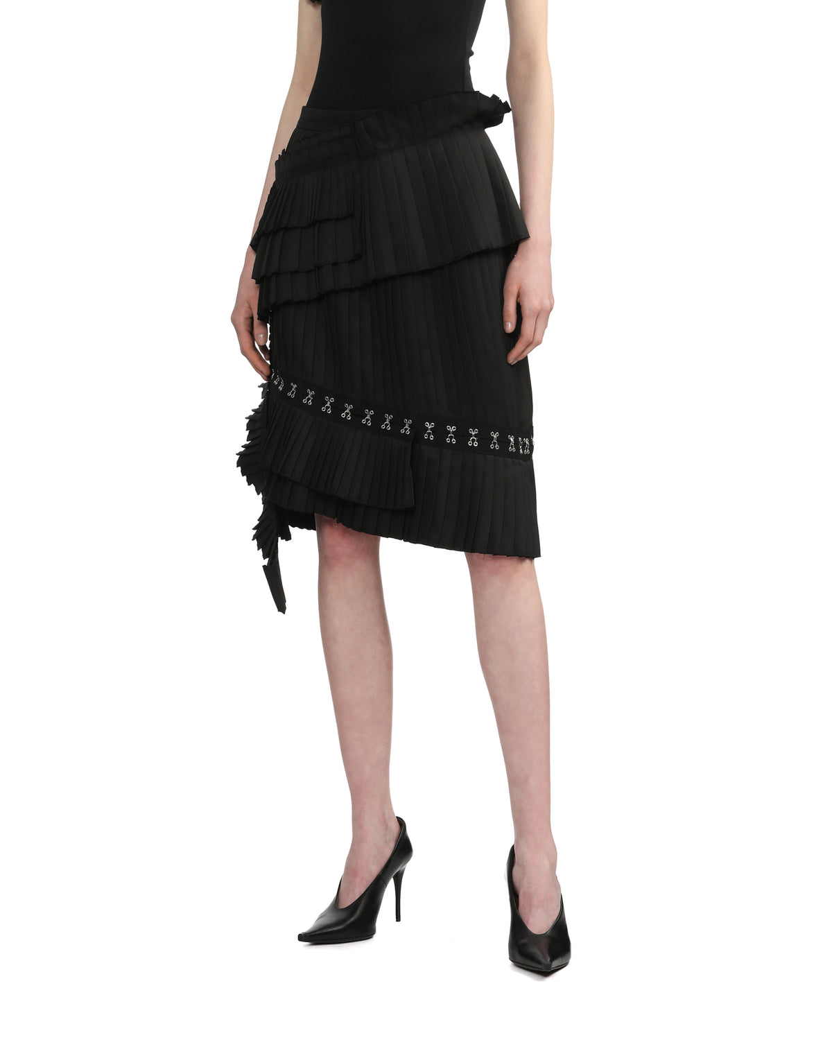 Asymmetric pleated skirt