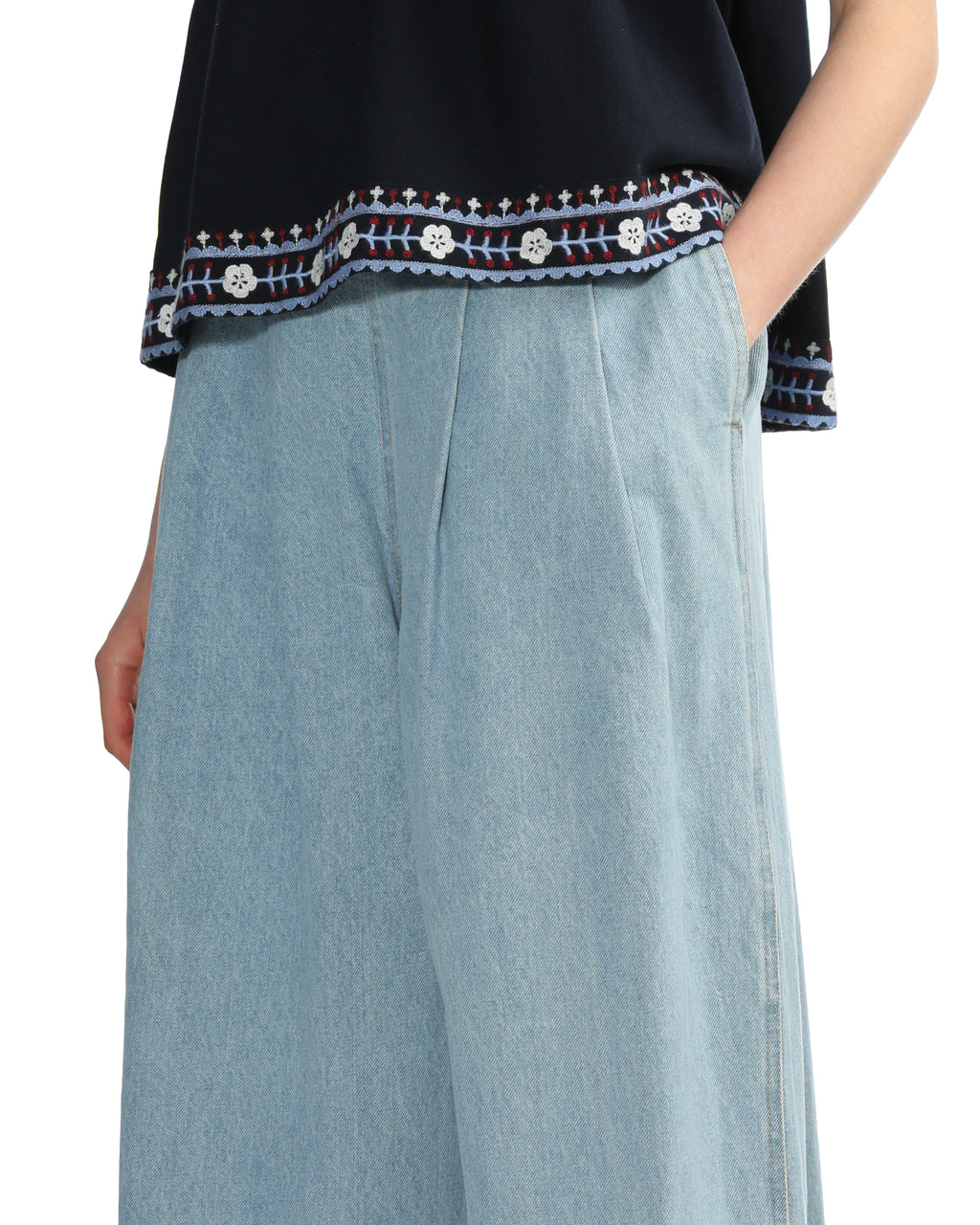 Wide-leg jeans