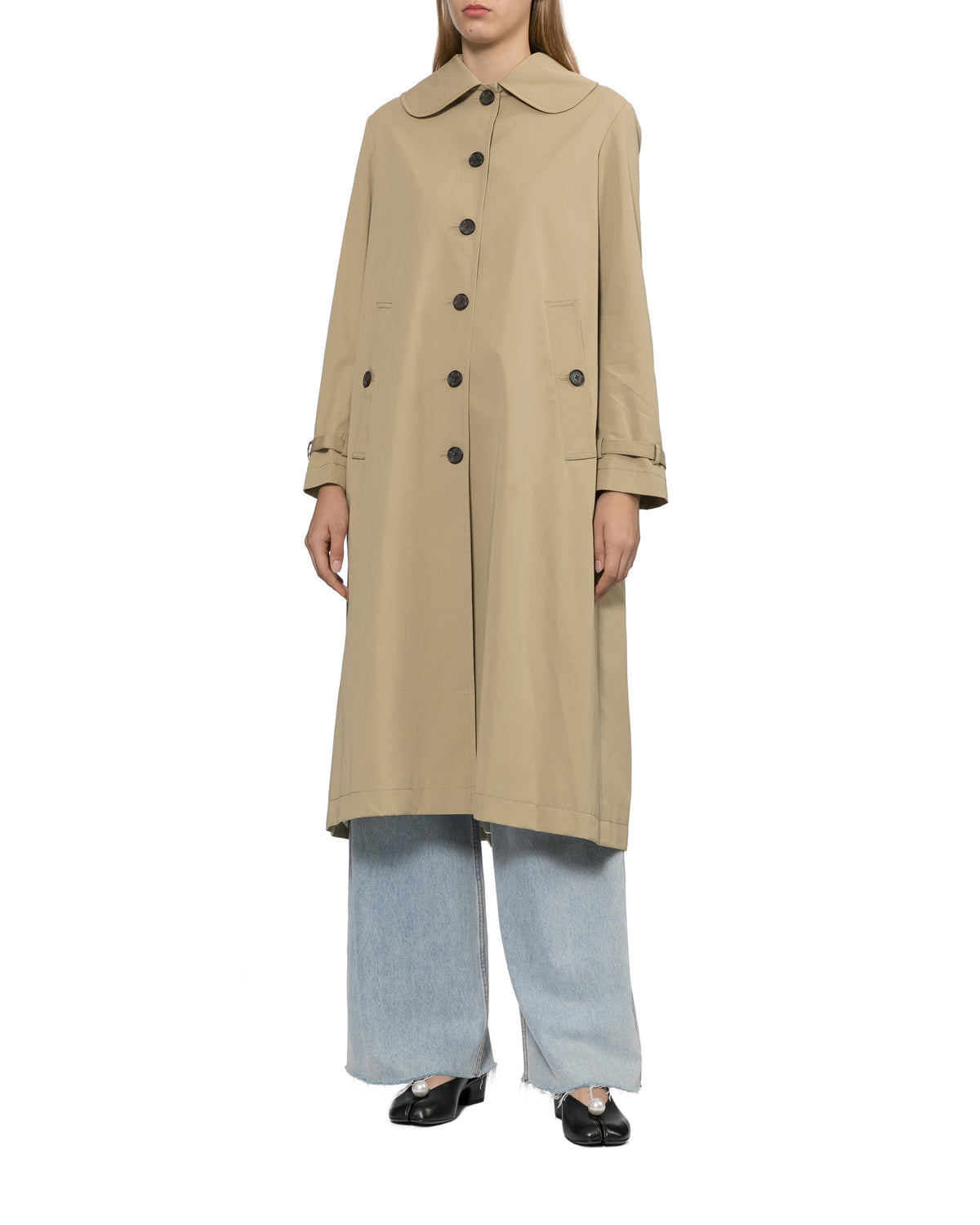 Buttoned trench coat