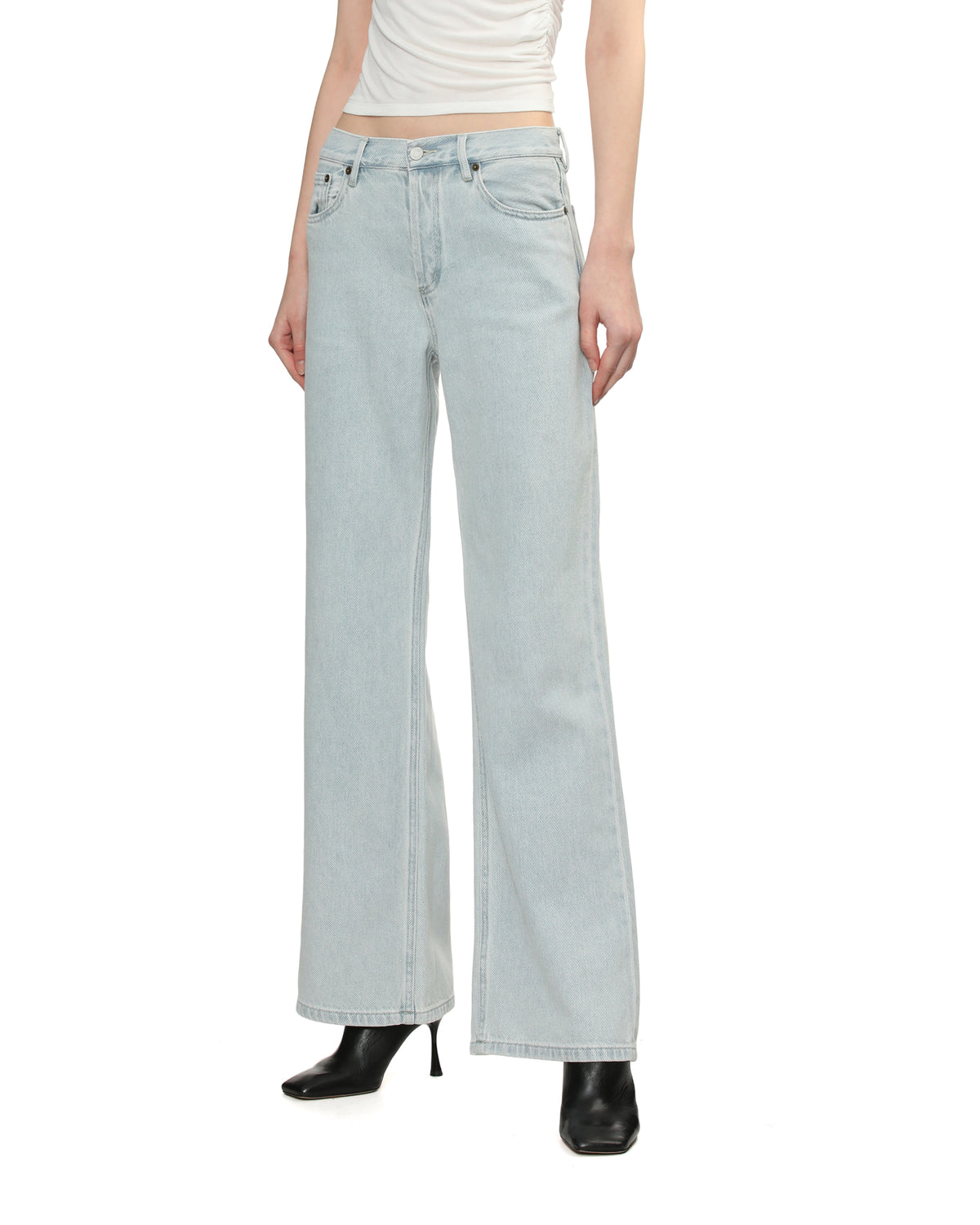 Wide-leg denim jeans