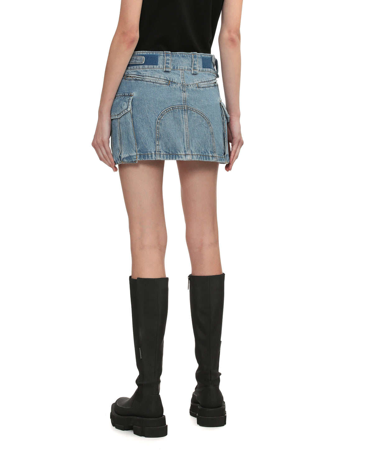 Mid-rise cargo pocket mini skirt