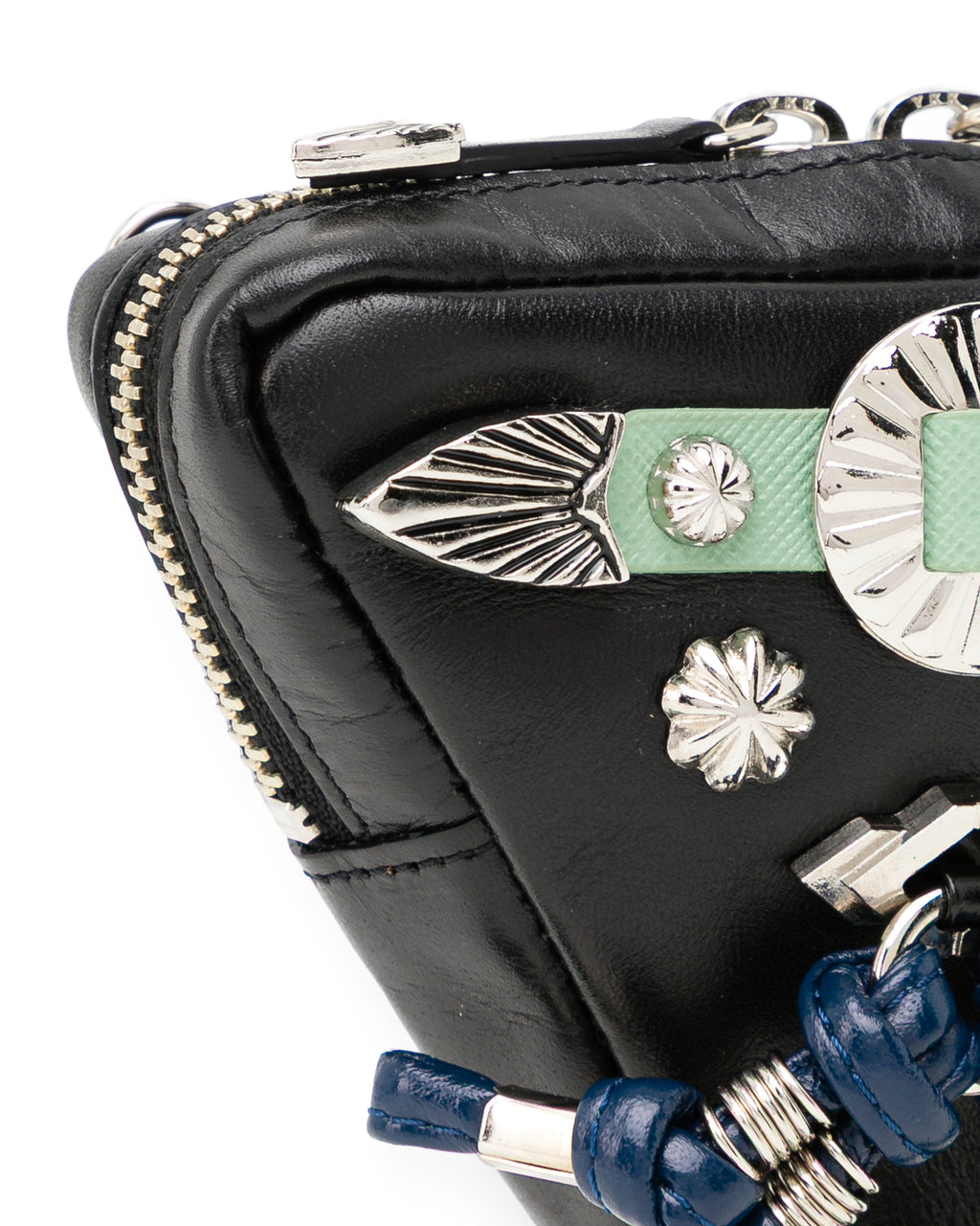 Triangle shoulder pouch