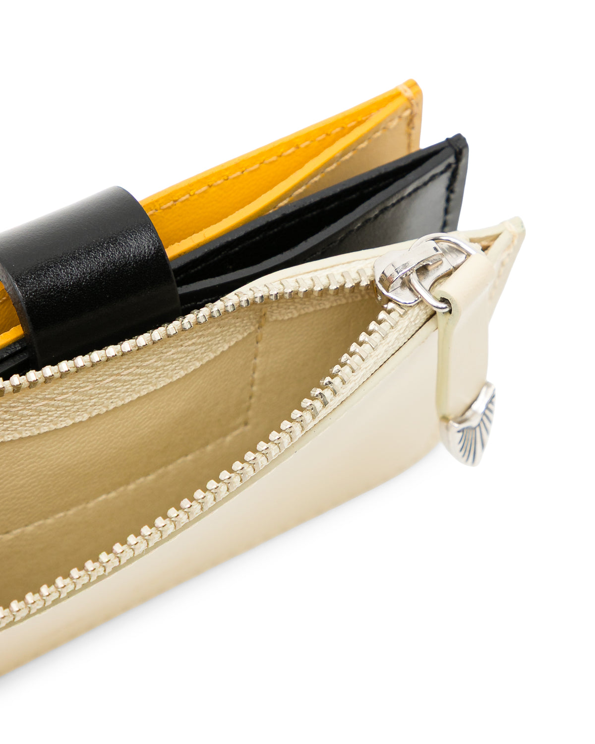 Zip-up wallet