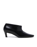 Wide shaft ankle boots