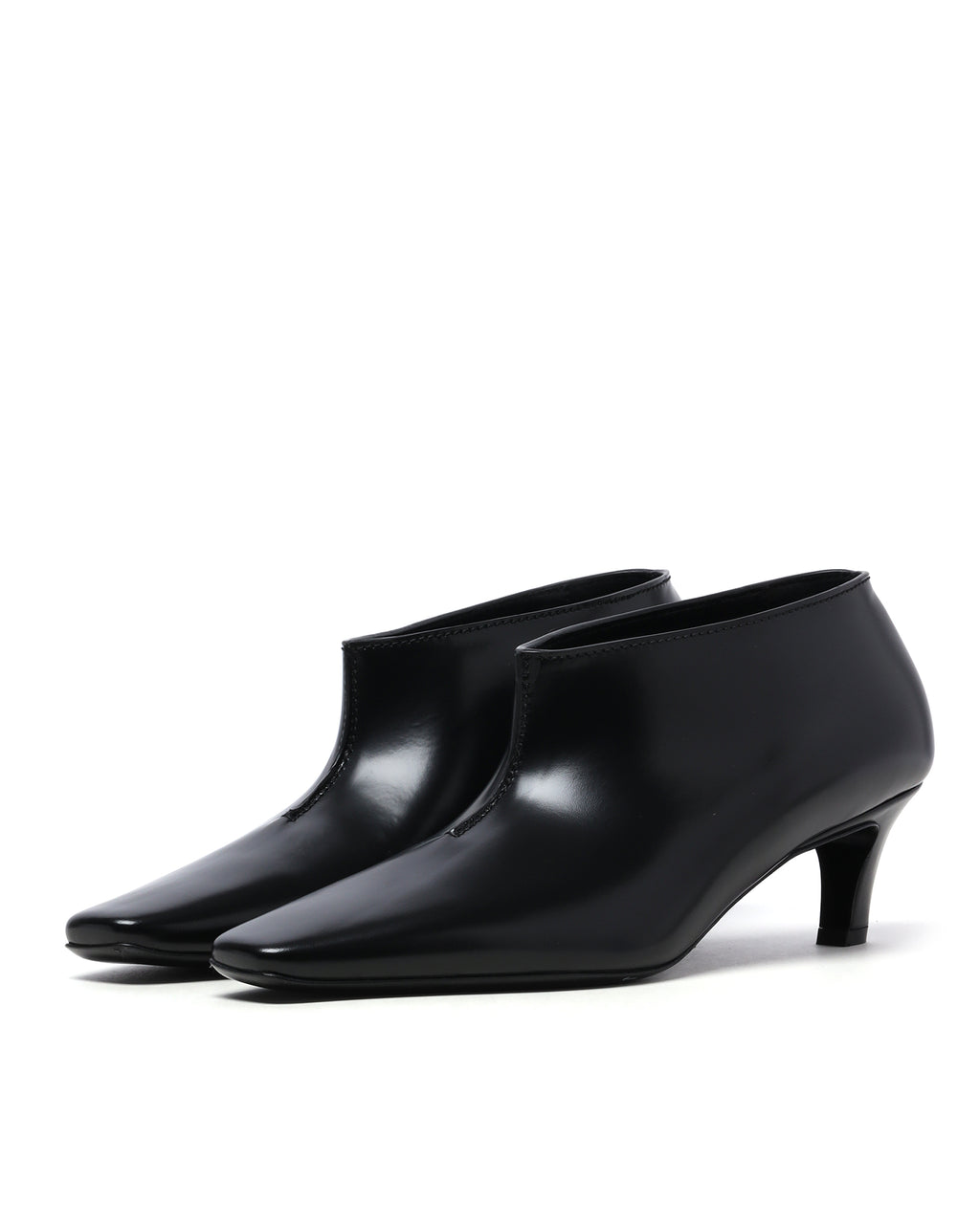 Wide shaft ankle boots