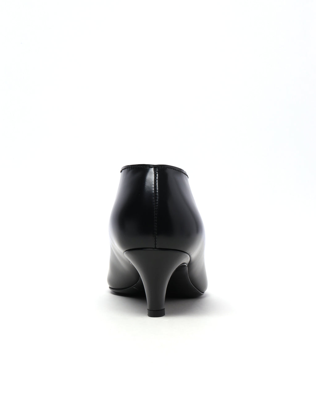 Wide shaft ankle boots
