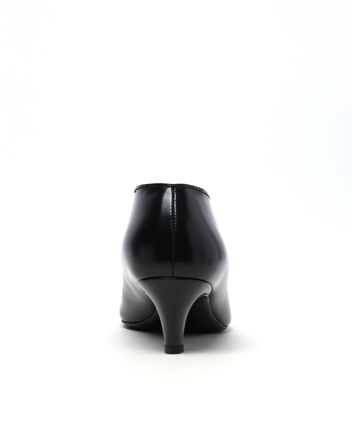 Wide shaft ankle boots