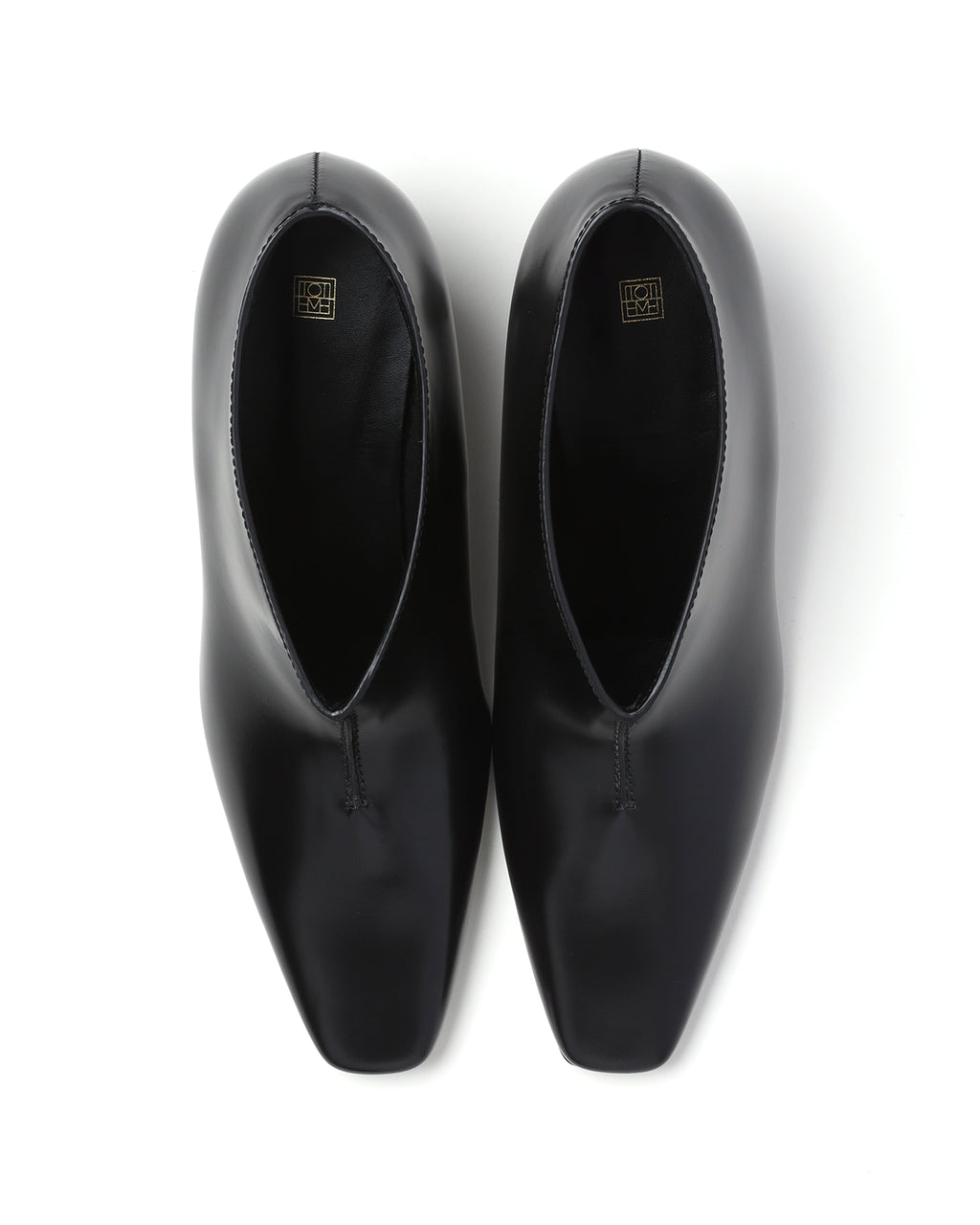 Wide shaft ankle boots