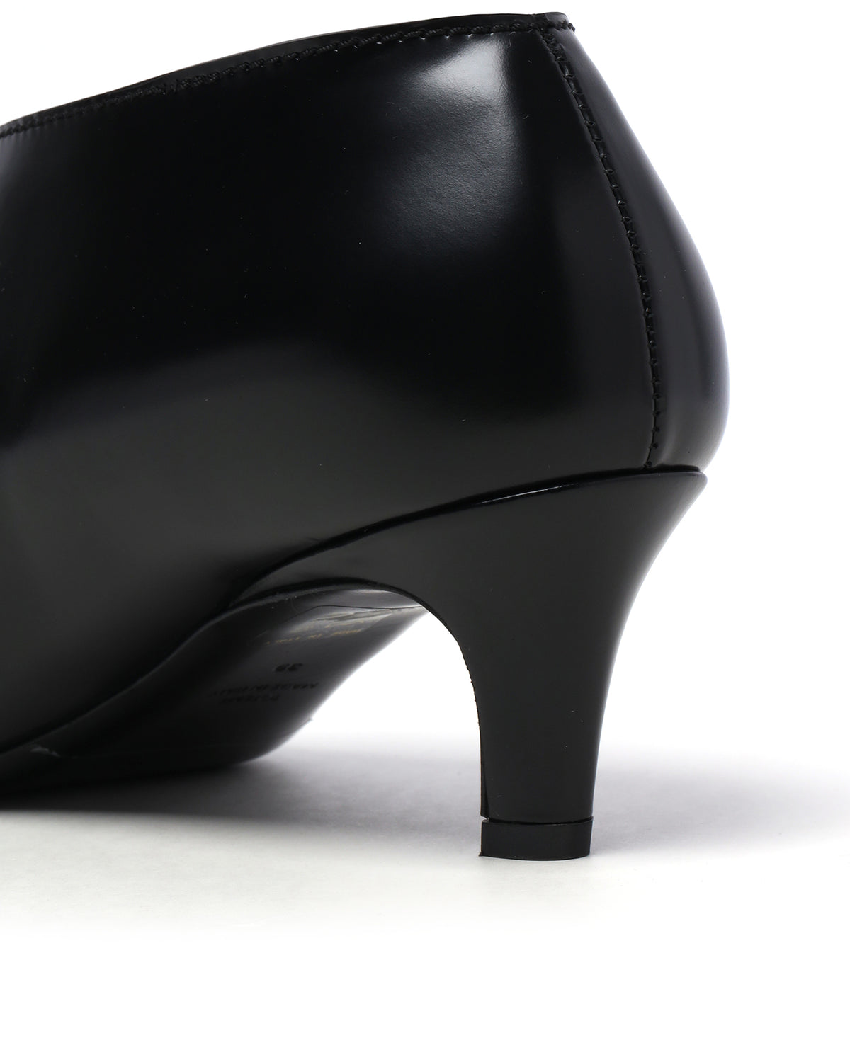 Wide shaft ankle boots