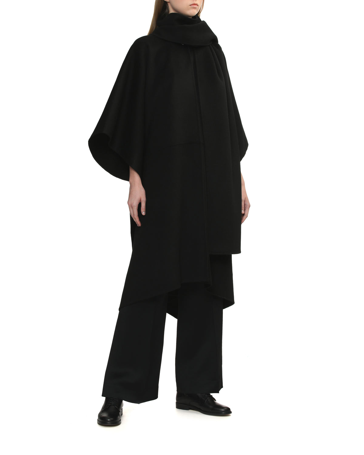 Cuff-slit trousers