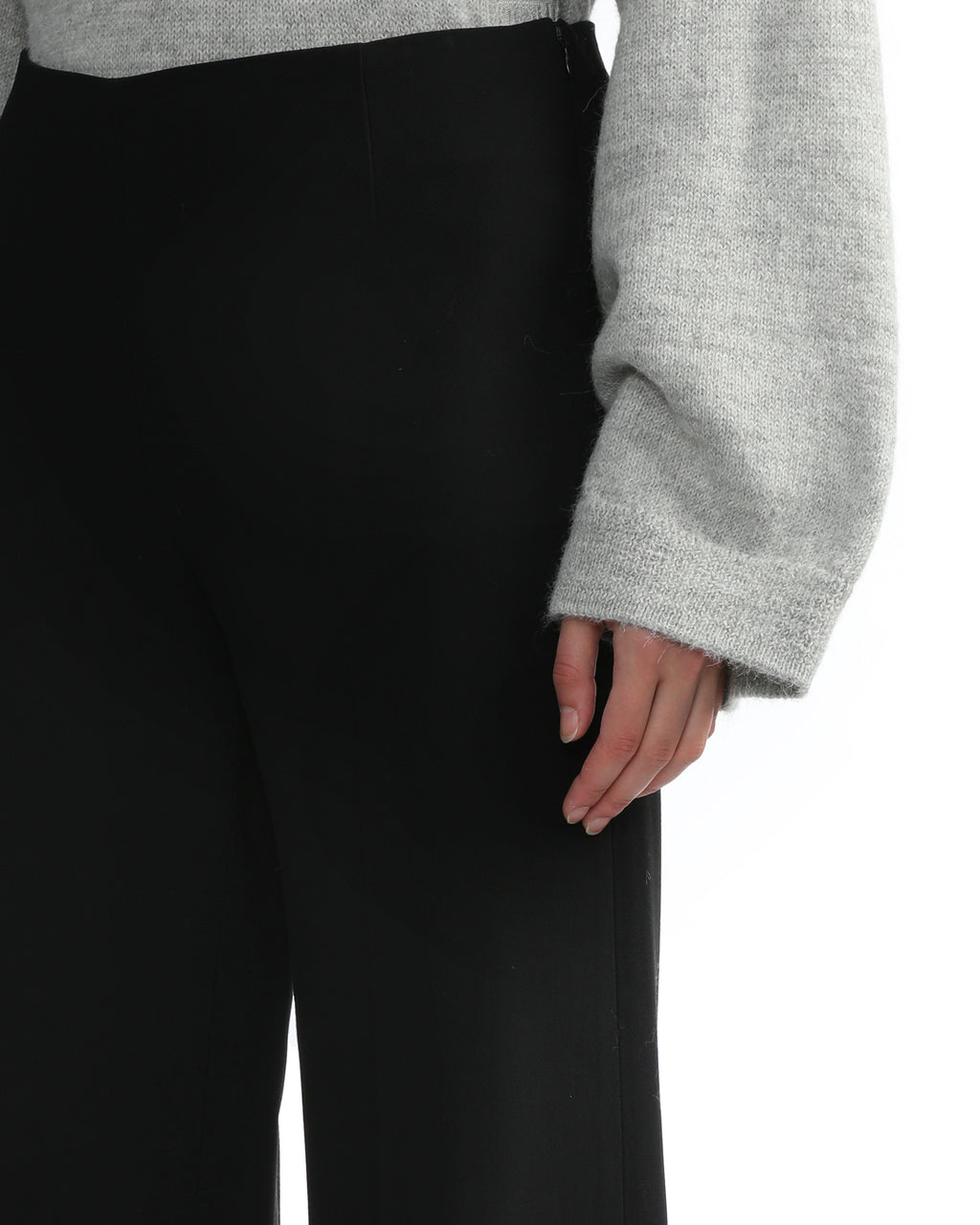 Clean wide trousers