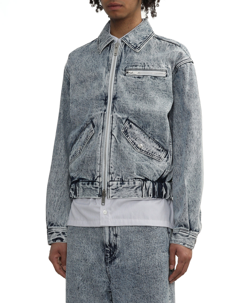 Zip-up denim jacket