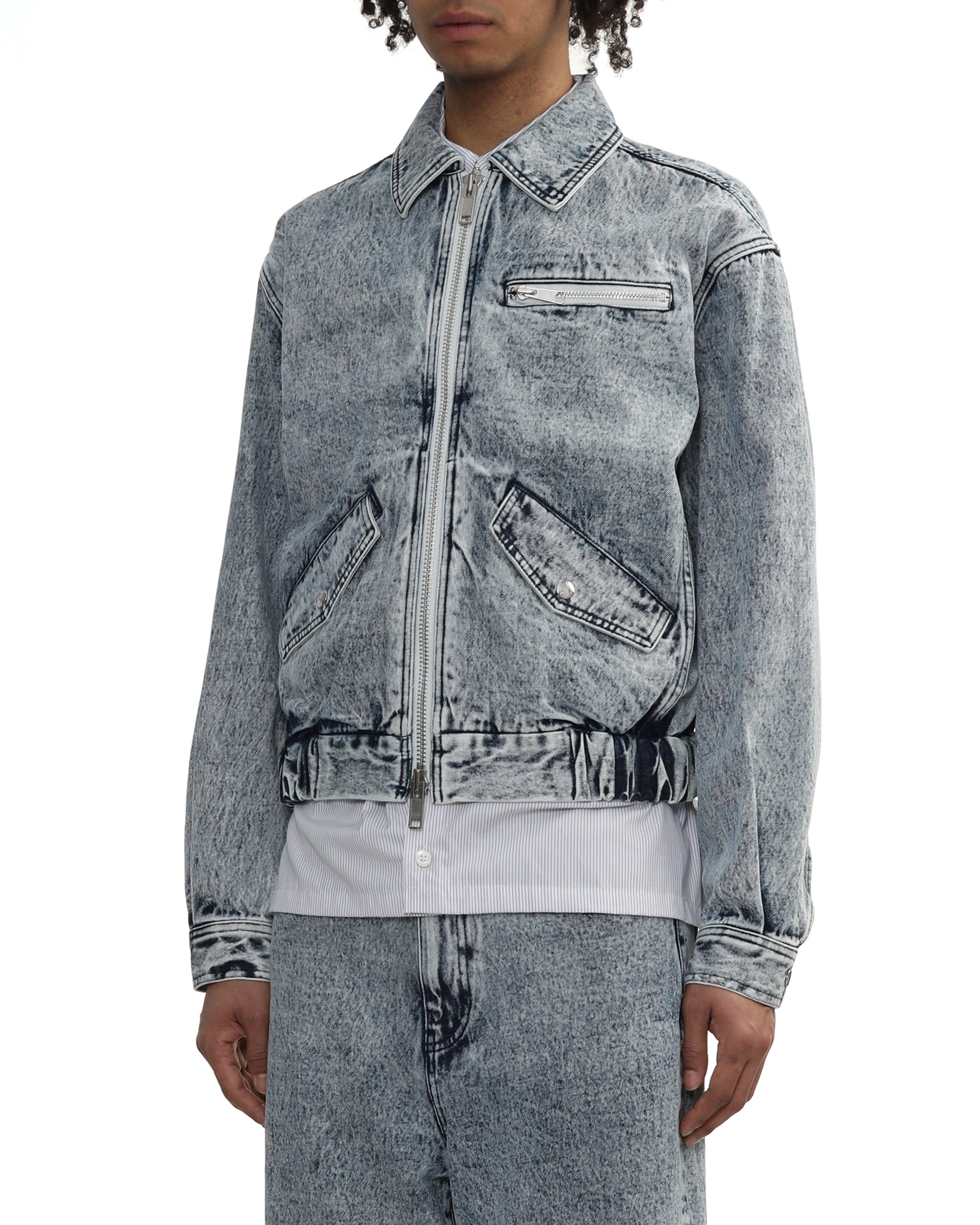 Zip-up denim jacket