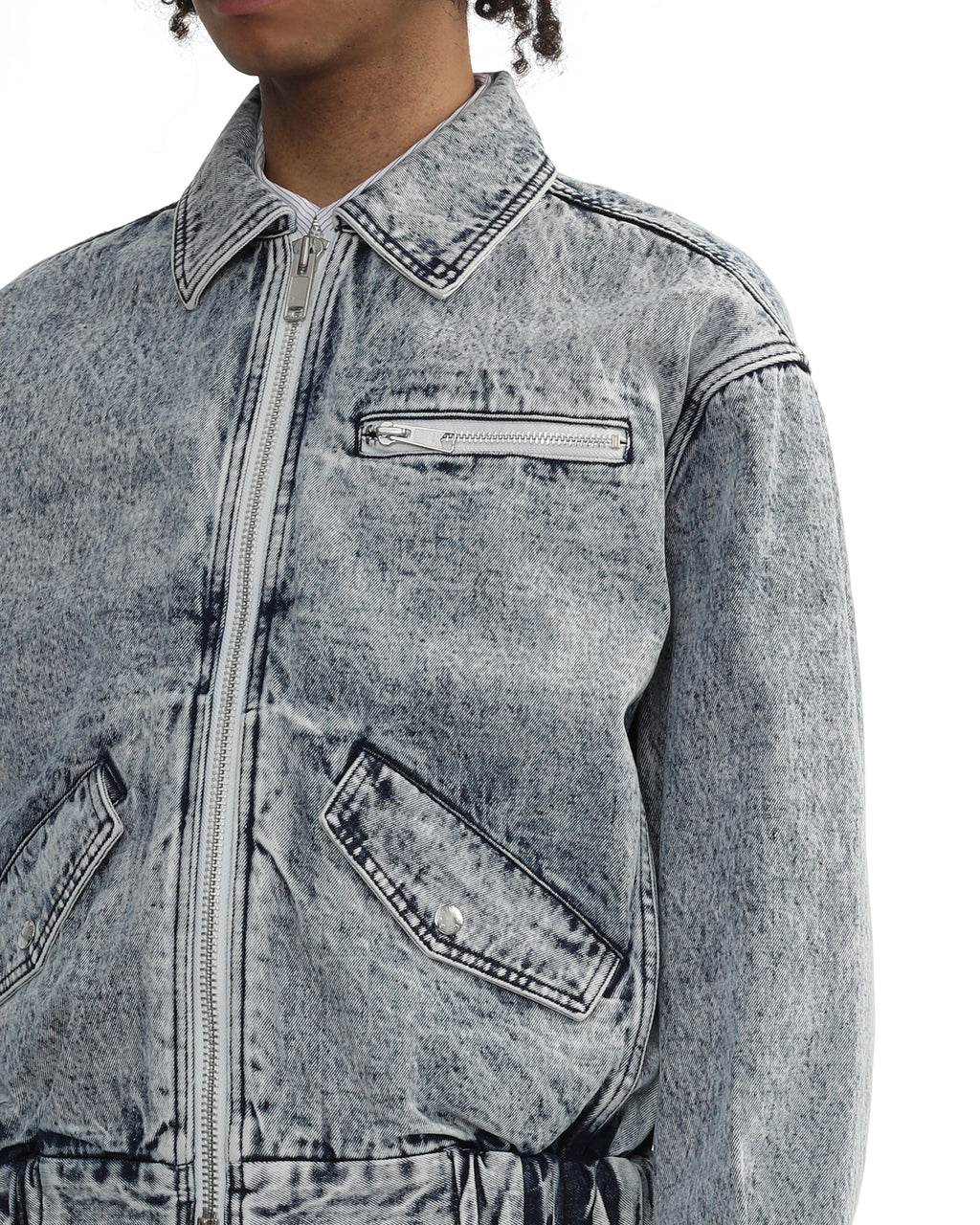 Zip-up denim jacket