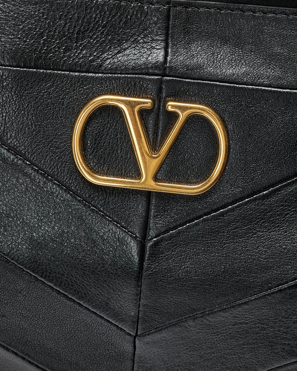 Panthea shoulder bag with chevron pattern