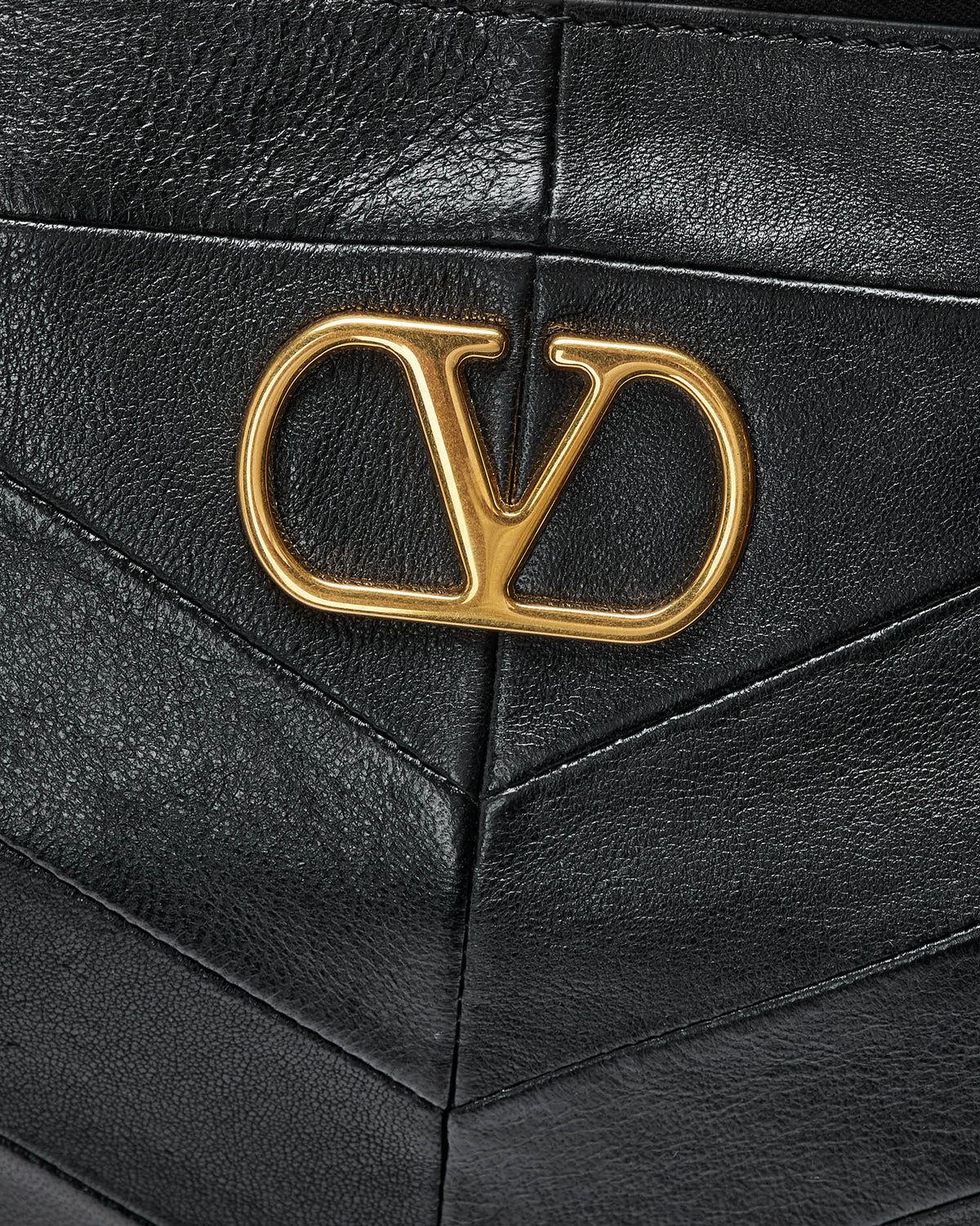 Panthea shoulder bag with chevron pattern