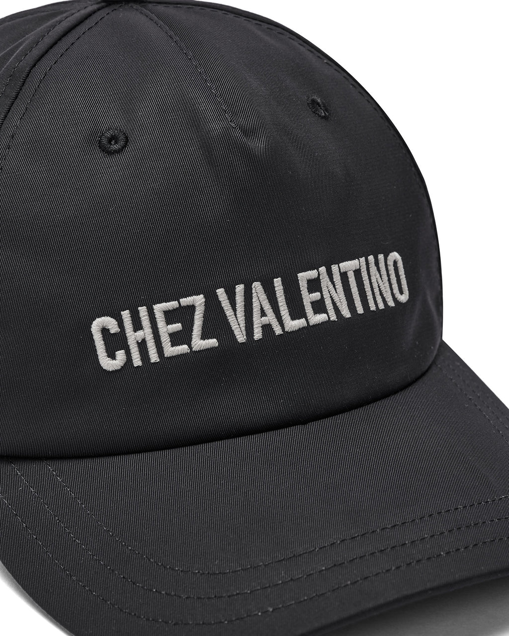 Logo embroidered baseball cap