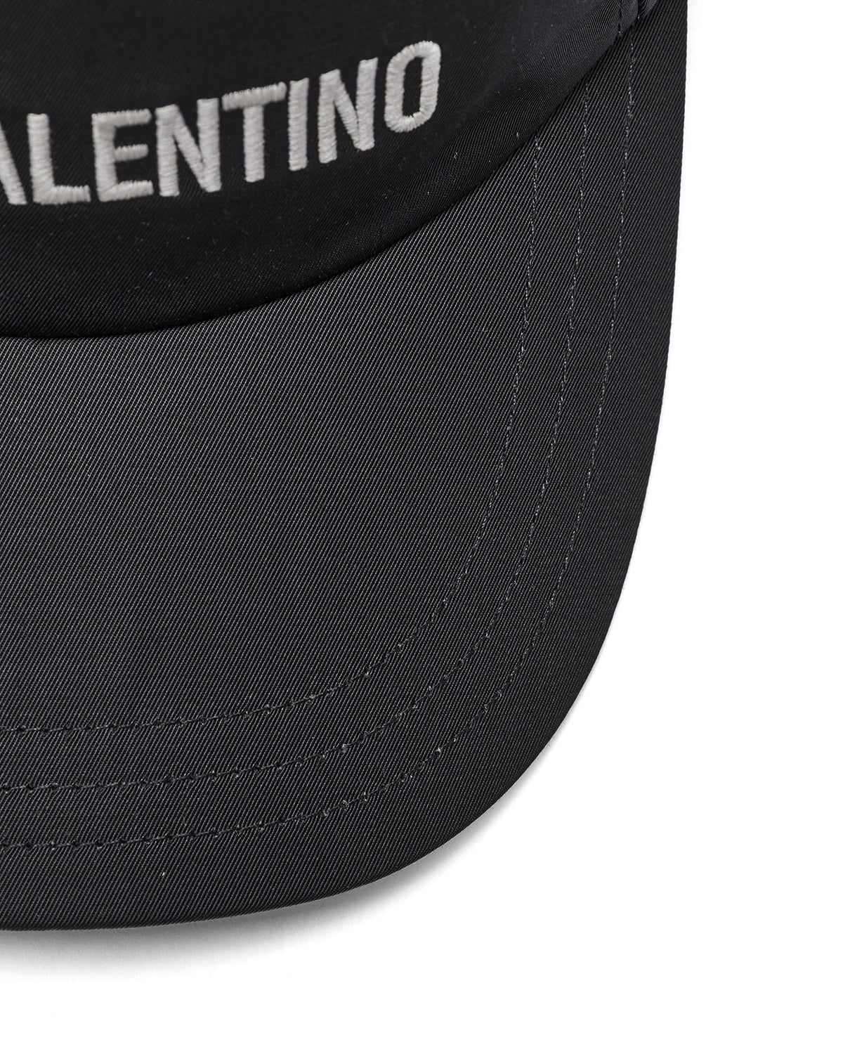 Logo embroidered baseball cap