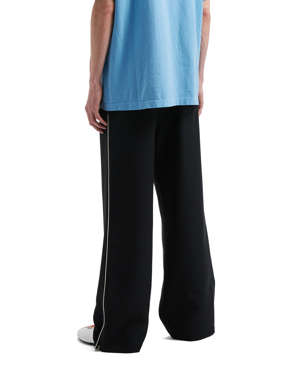 Nylon pants with Vlogo patch