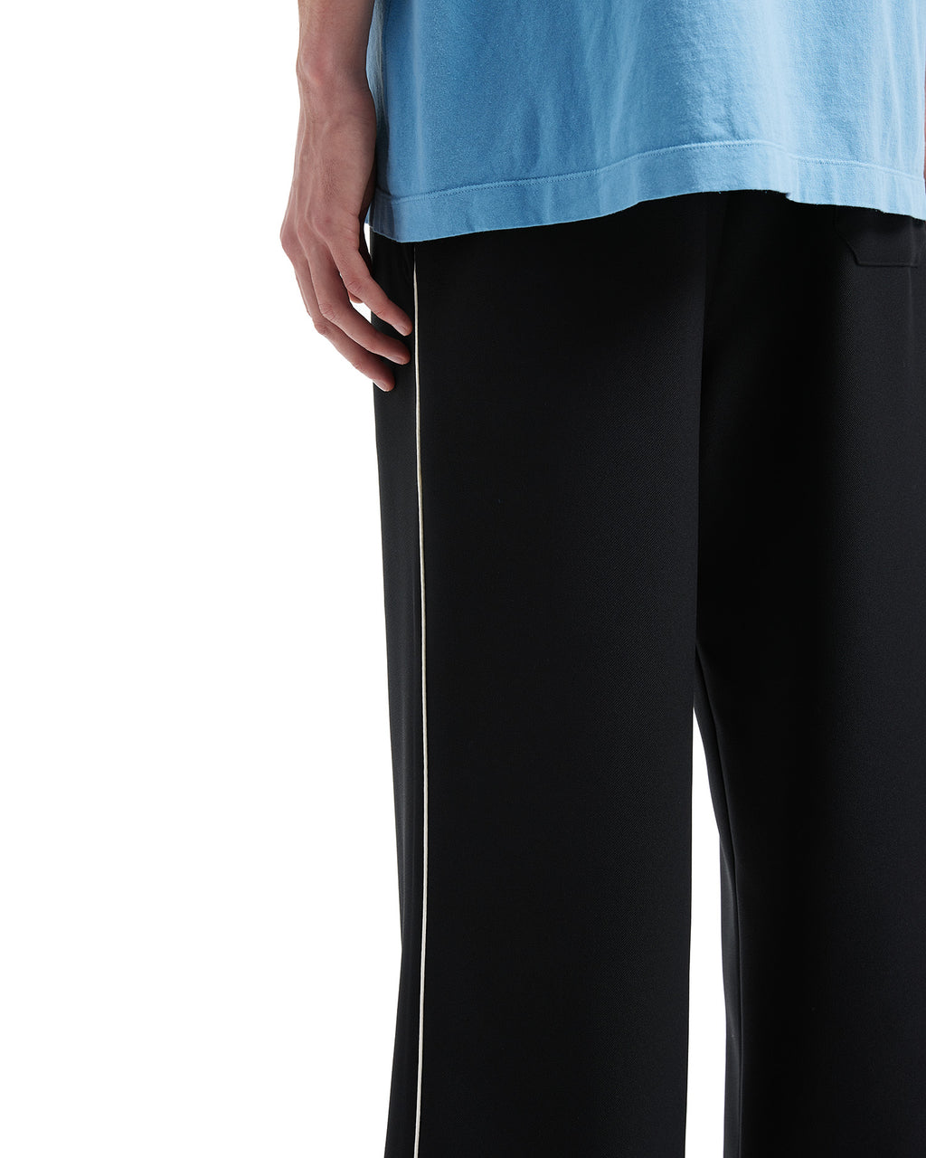 Nylon pants with Vlogo patch