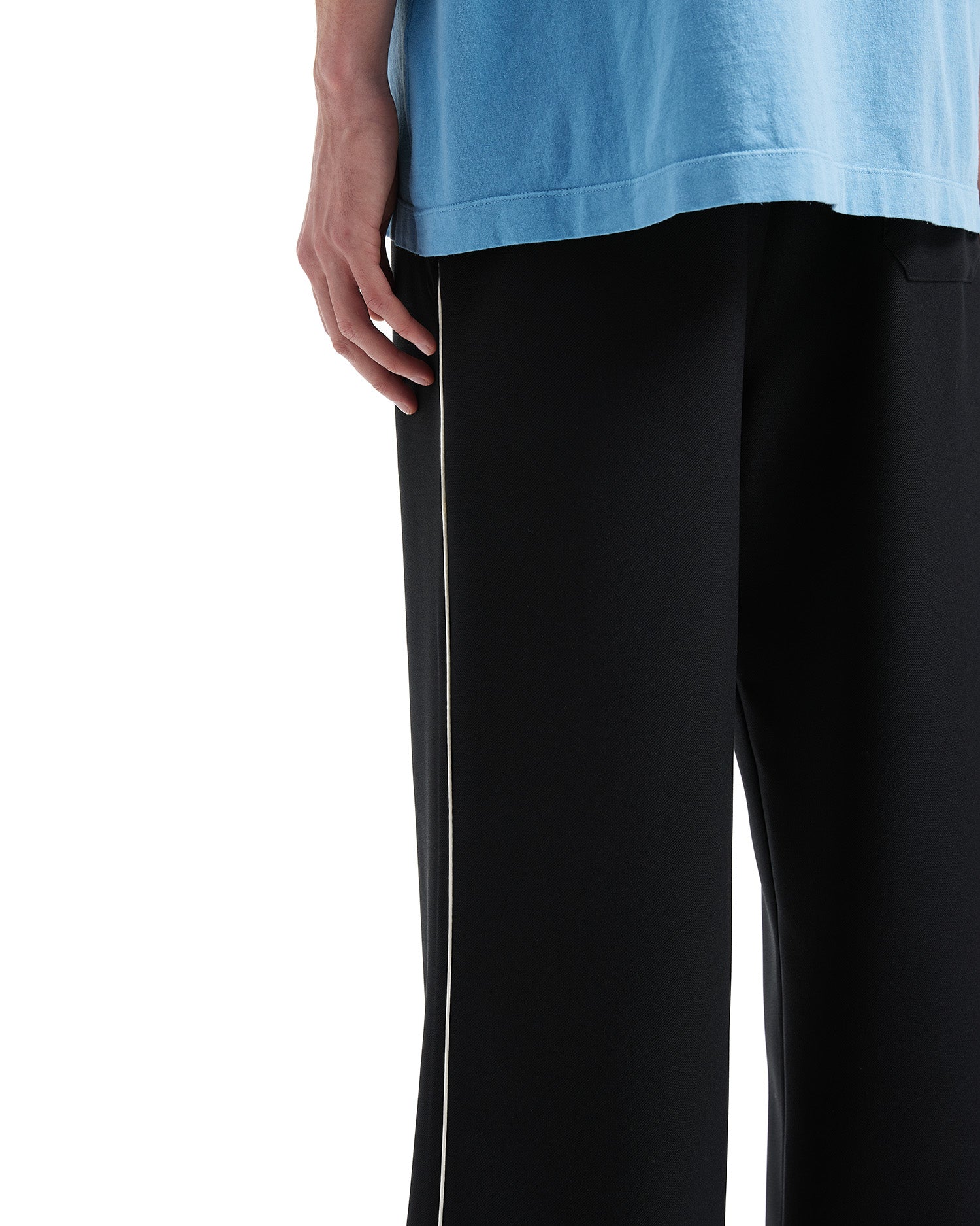 Nylon pants with Vlogo patch