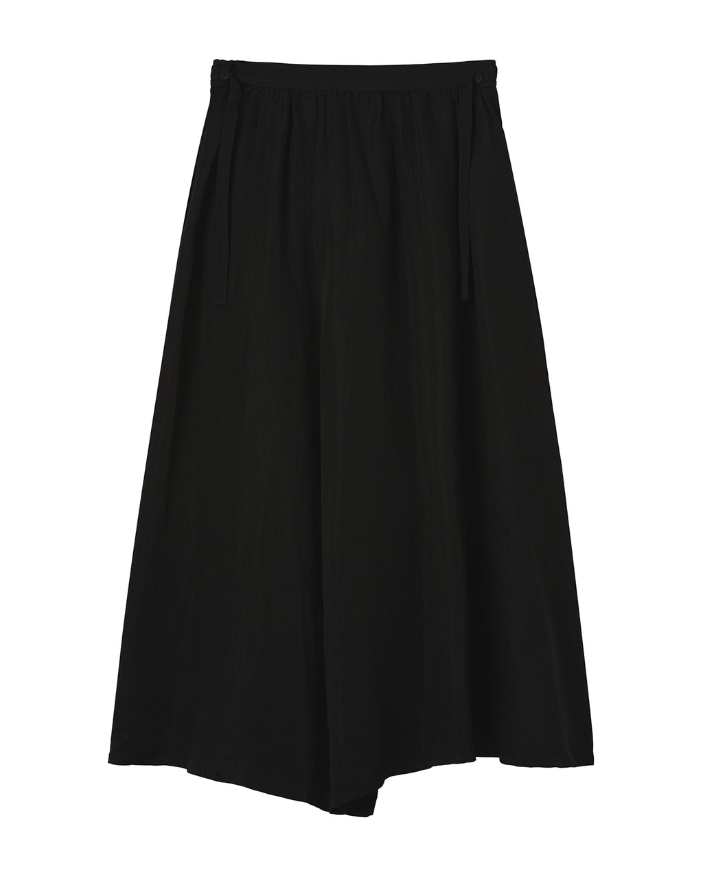 Asymmetric skirt