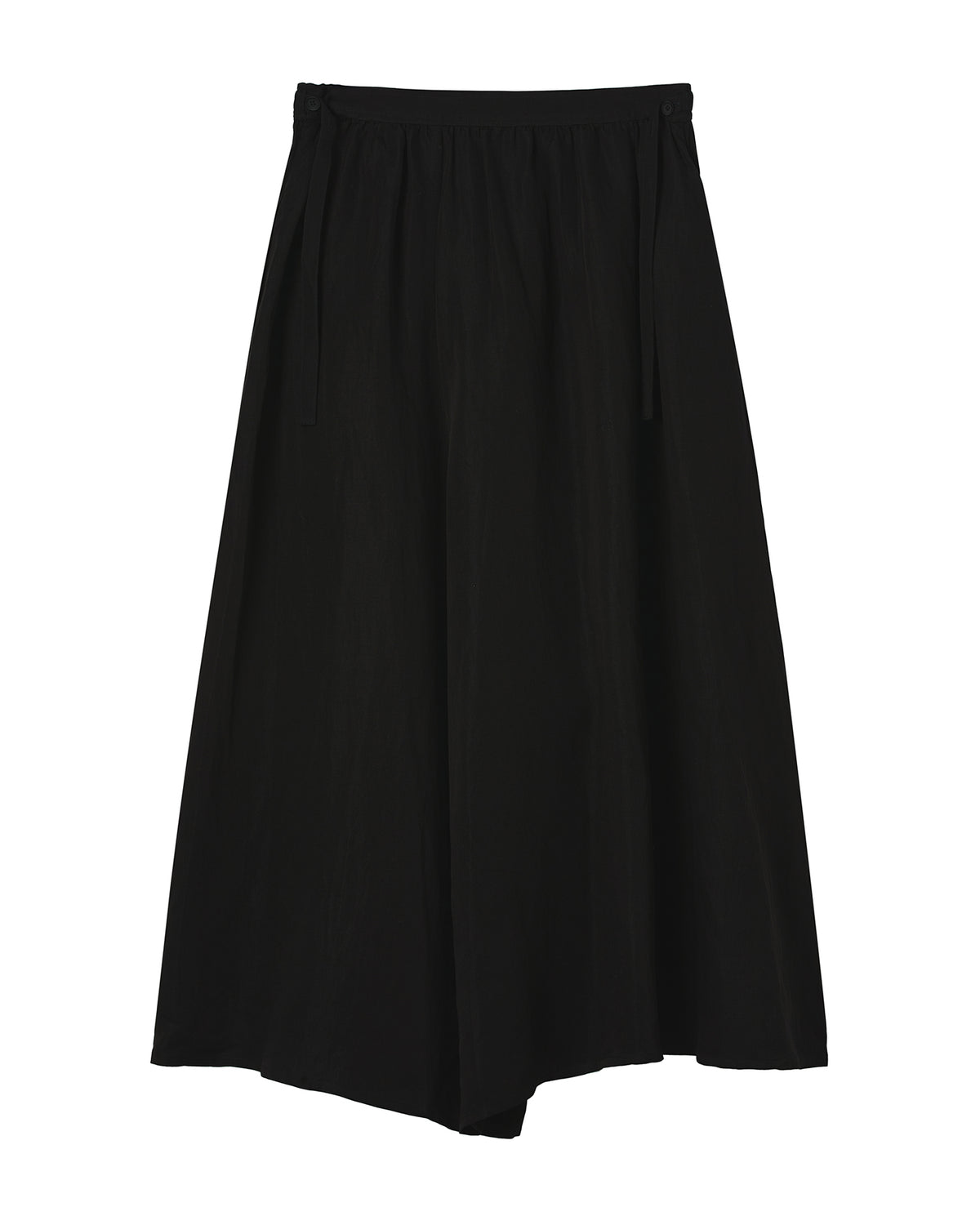 Asymmetric skirt