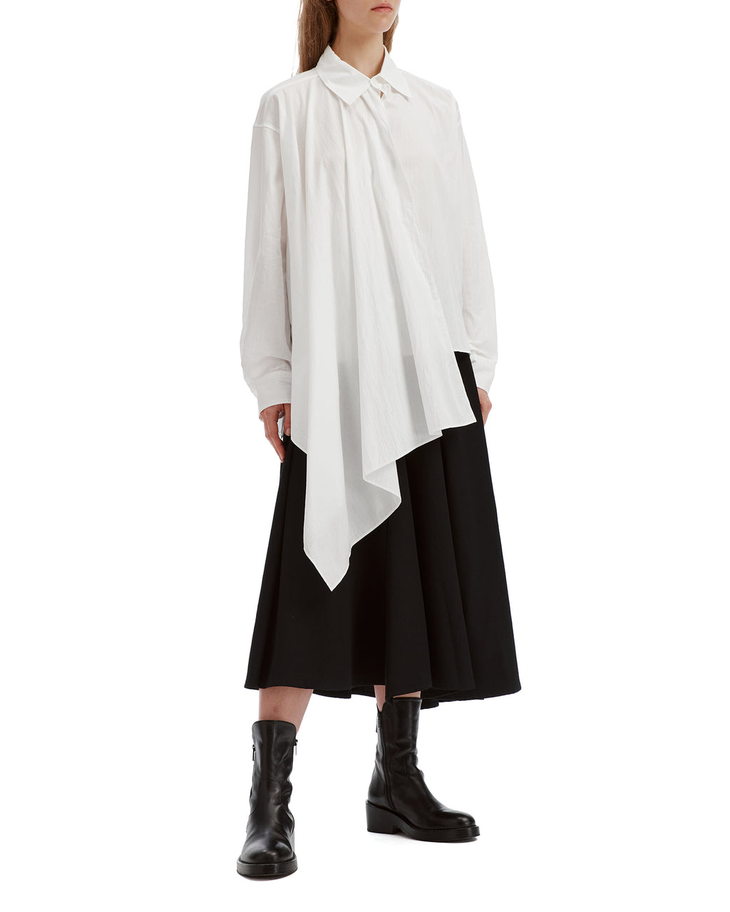 Asymmetric skirt