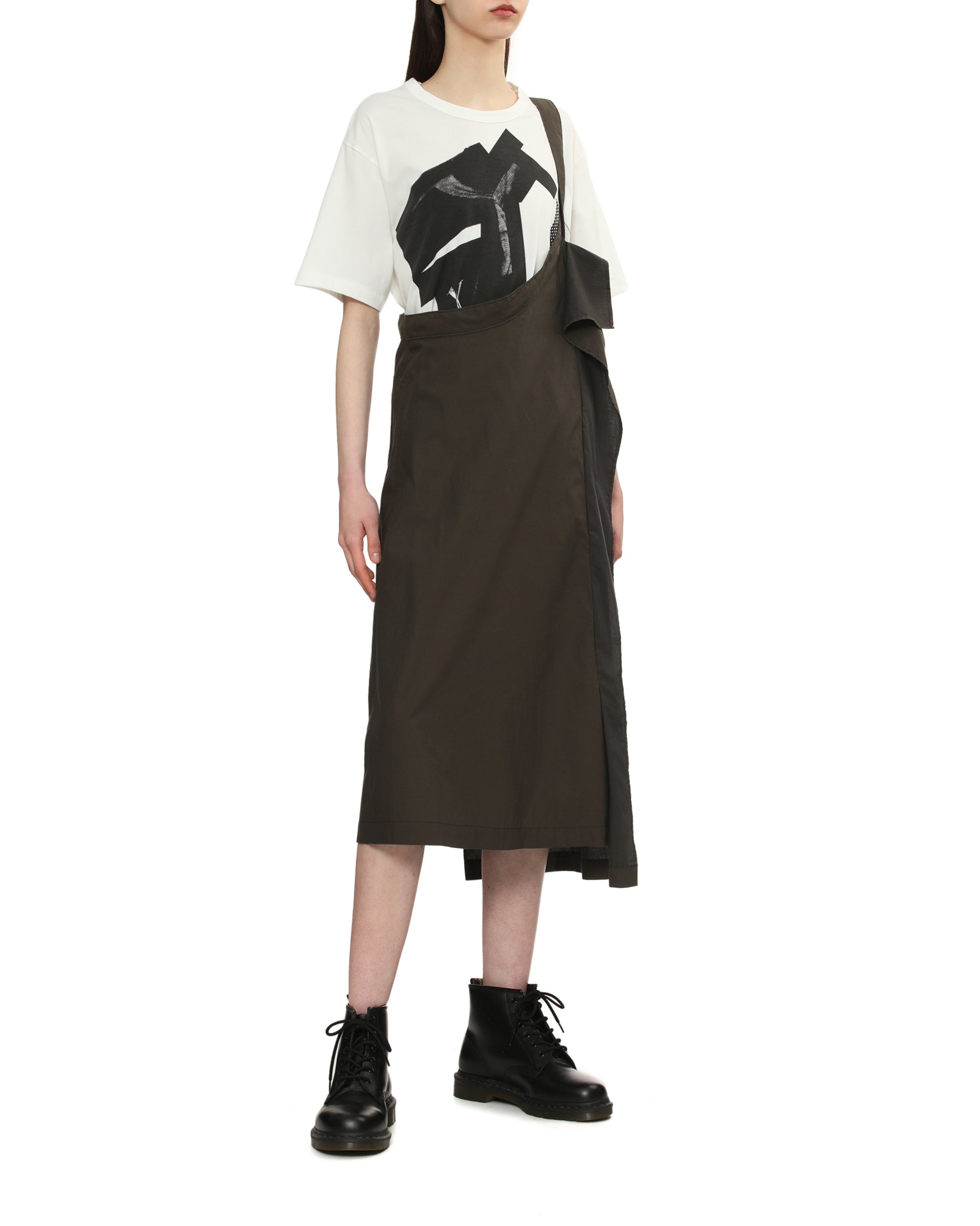 Single suspender skirt