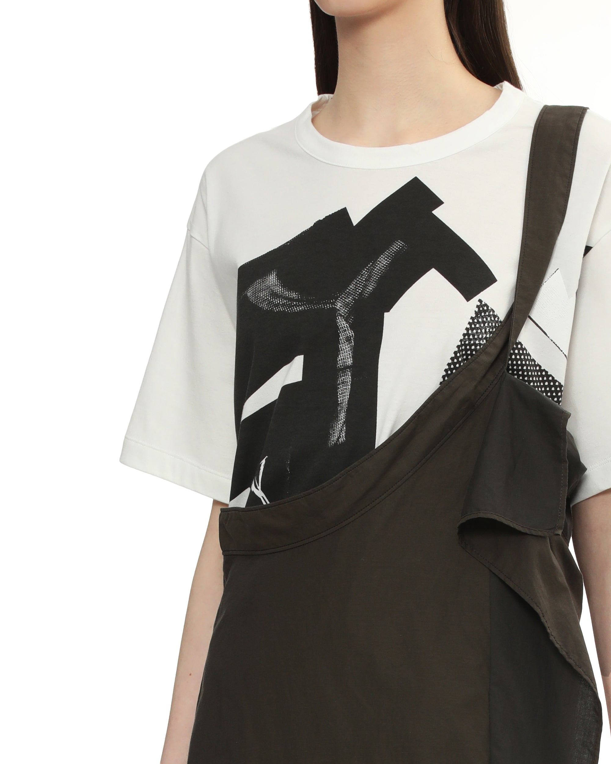 Single suspender skirt