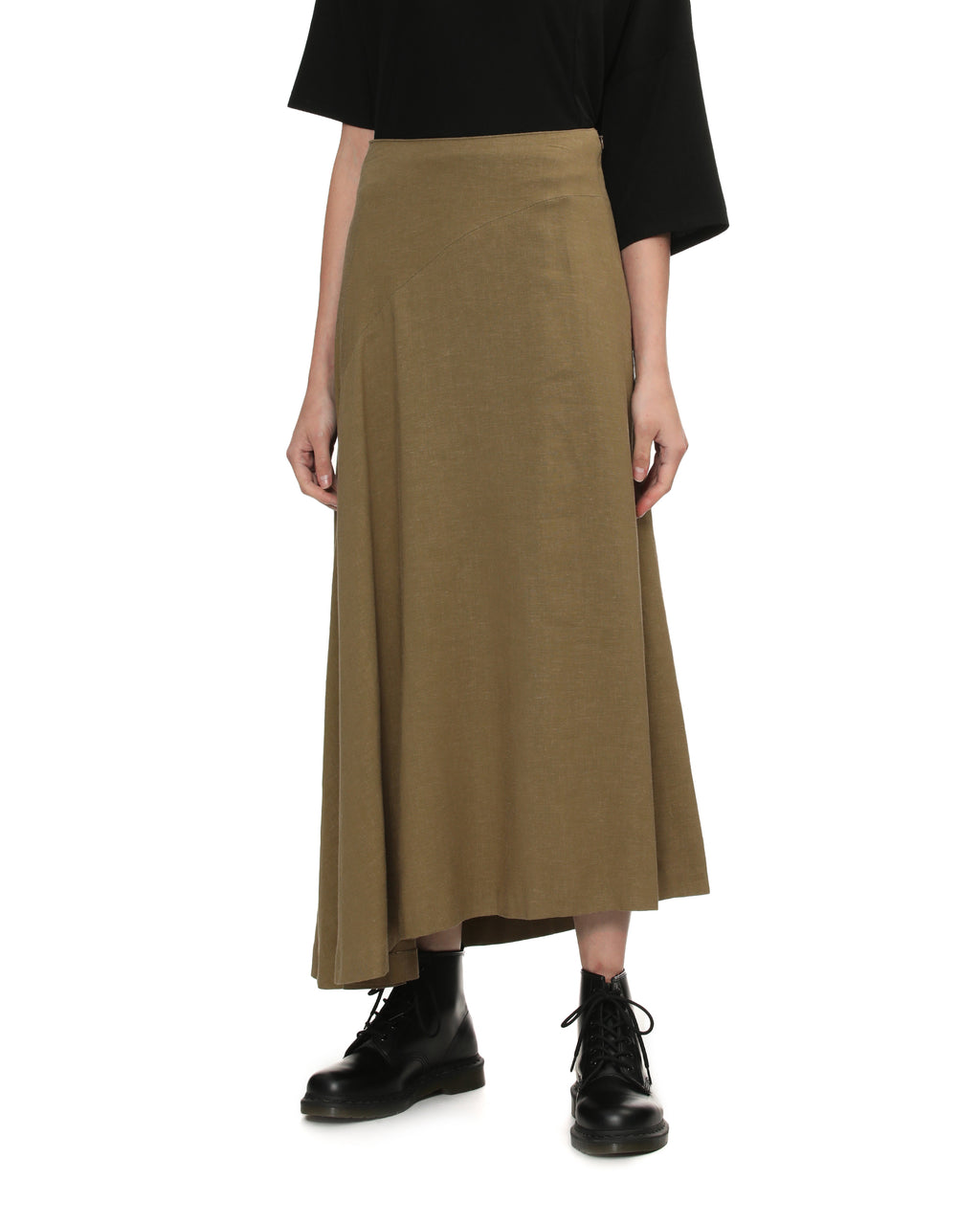 Diagonal hem skirt