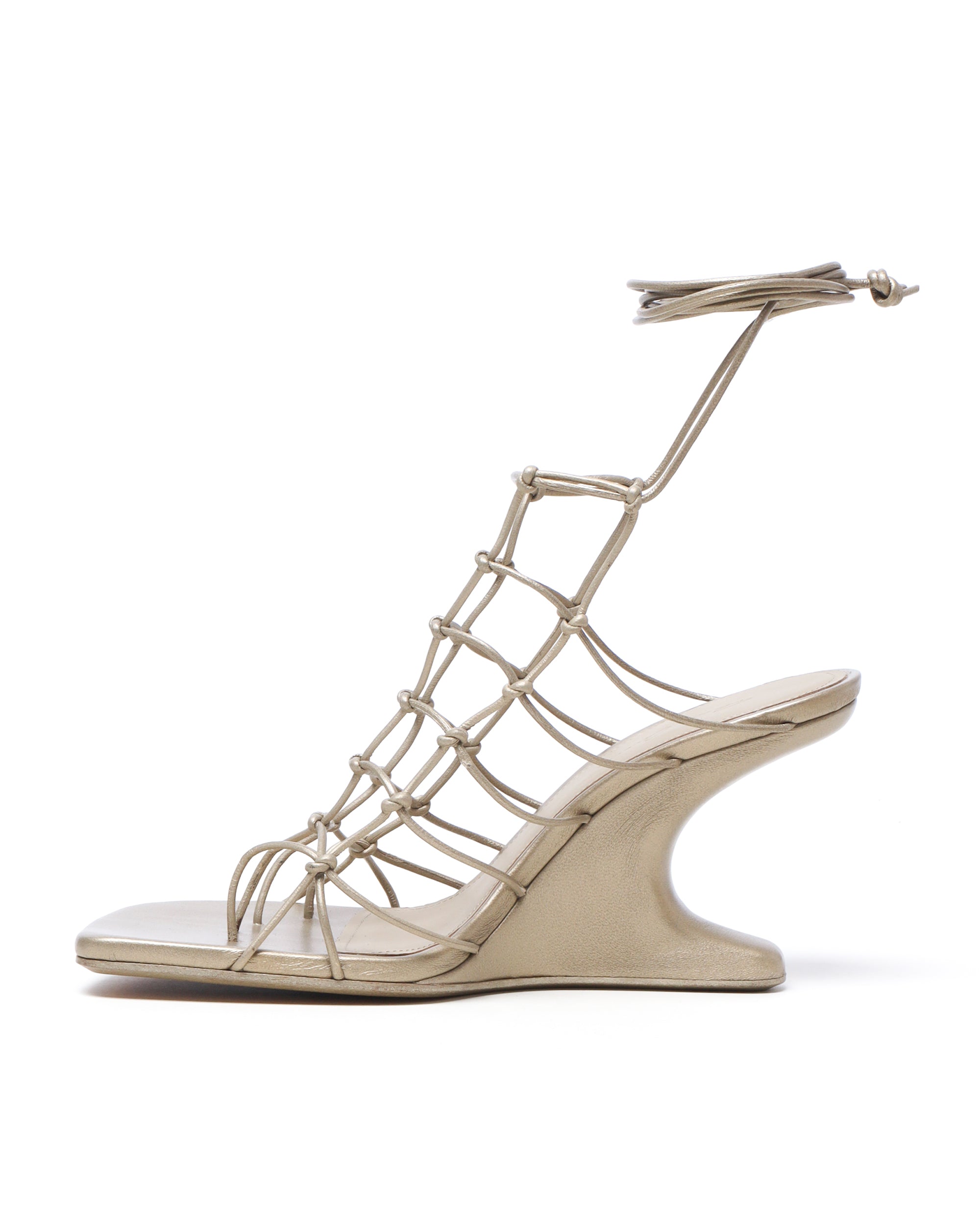 Web cantilever 8