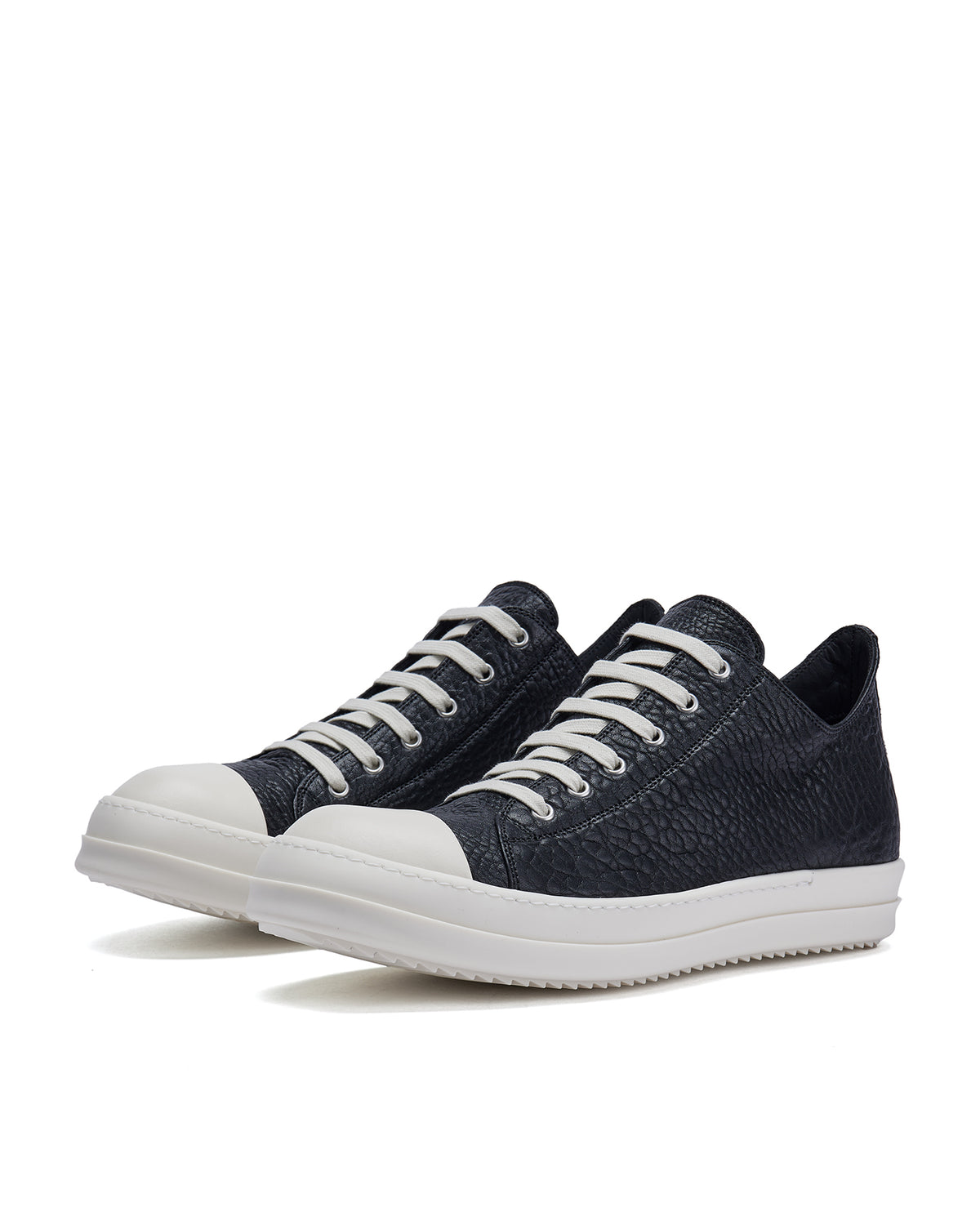Low-top sneakers