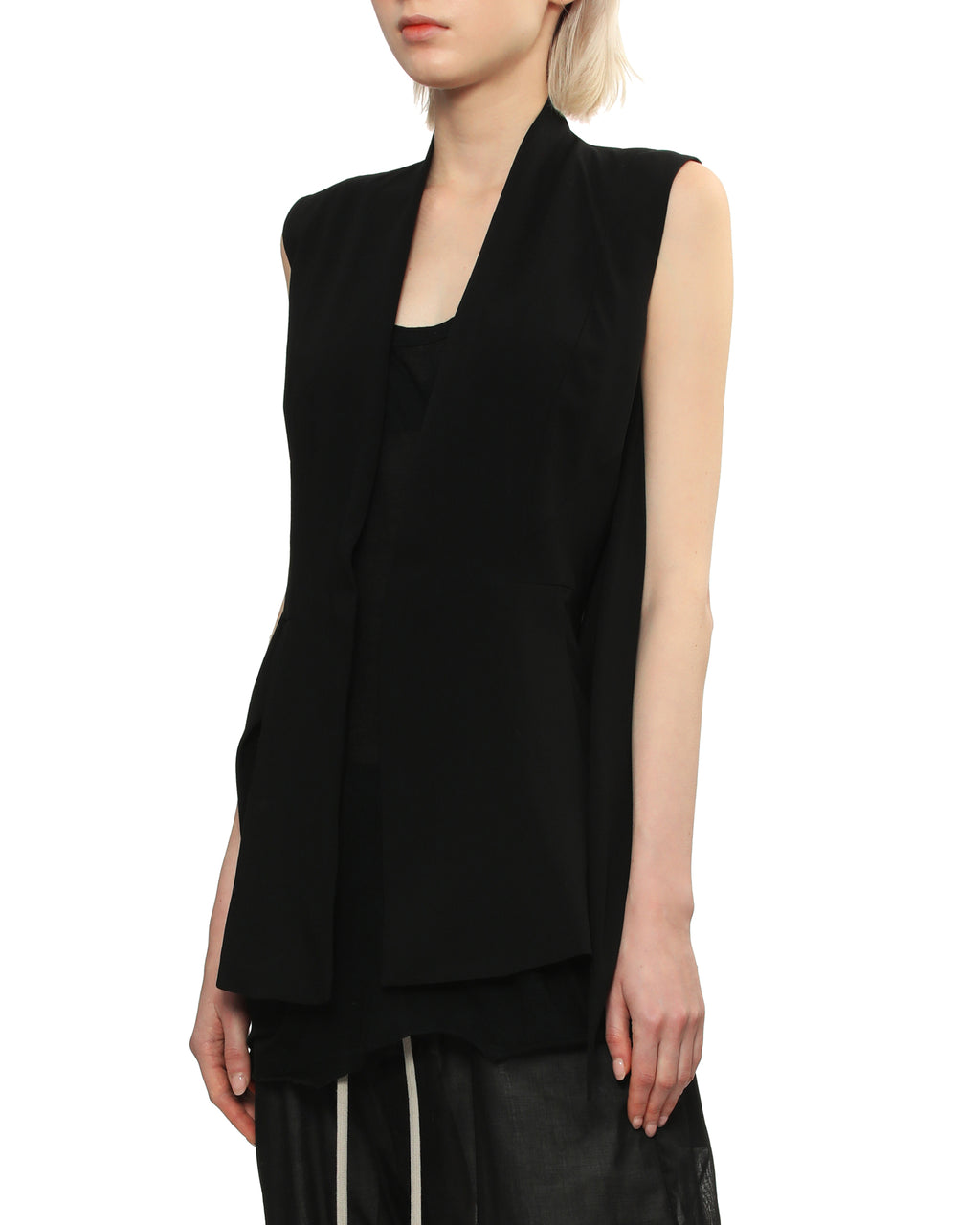 Sleeveless blazer