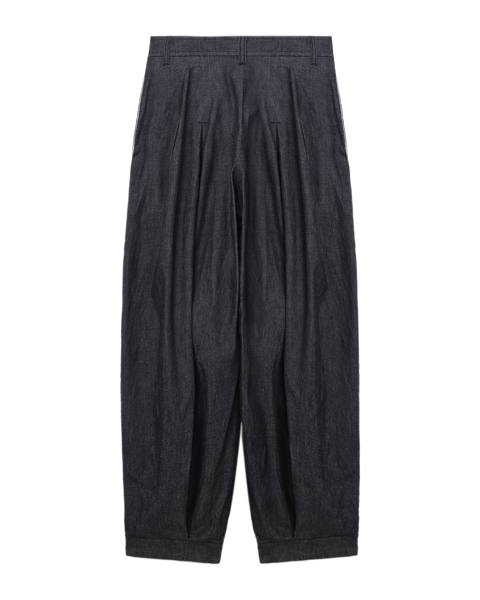 Pleated jeans